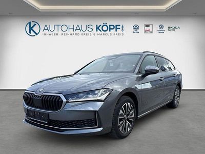 Gebraucht Skoda Superb Selection 150 PS (110 kW) 2025 Grau Kombi