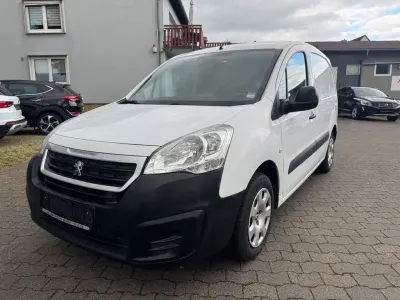 Gebraucht Peugeot Partner Comfort 75 PS (55 kW) 2015 Weiß Van / Kleinbus