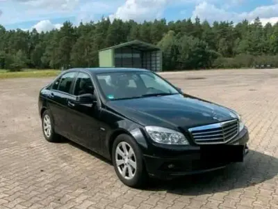 Gebraucht Mercedes C180 163 PS (119 kW) 2010 Schwarz Limousine