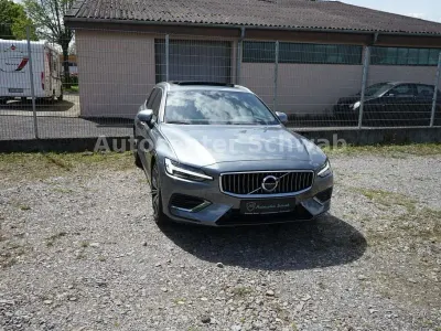 Gebraucht Volvo V60 Inscription 253 PS (186 kW) 2020 Grau Kombi