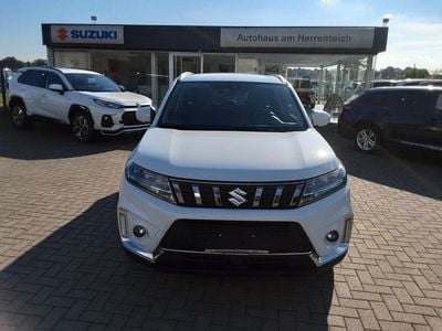 Weiß Gebraucht 2022 Suzuki Vitara Comfort SUV | 16.990 € (Guter Preis)