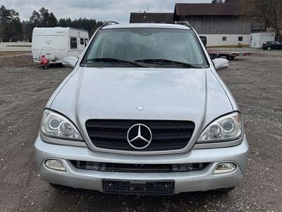 Gebraucht Mercedes ML270 163 PS (119 kW) 2003 Silber SUV