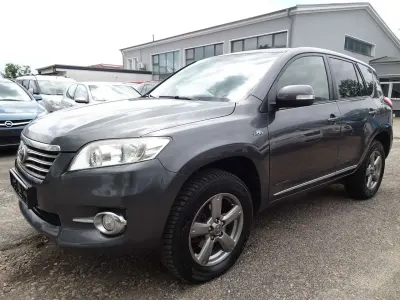 Gebraucht Toyota RAV4 Life 150 PS (110 kW) 2012 Grey metallic SUV