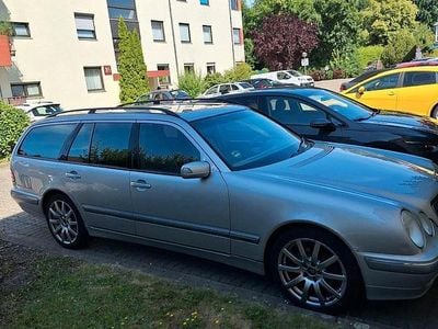Mercedes E280