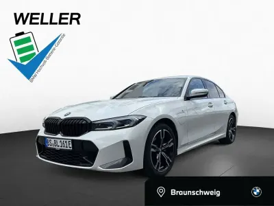 Gebraucht BMW 320e M Sport 204 PS (150 kW) 2025 Alpinweiss iii (weiß) Limousine