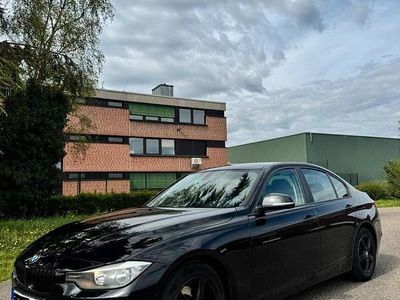 Second-hand BMW 320 2012 Negru Berlinǎ