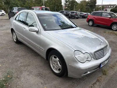 Gebraucht Mercedes C180 143 PS (105 kW) 2003 Silber Limousine