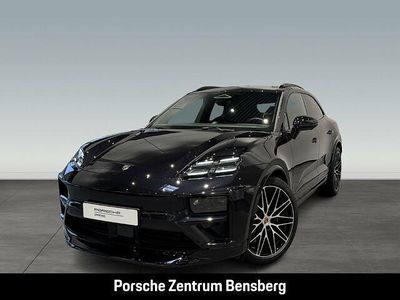 Gebraucht Porsche Macan Turbo 469 kW (639 PS) 2024 Tiefschwarzmetallic SUV