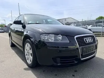 Gebraucht Audi A3 Ambiente 105 PS (77 kW) 2006 Brillantschwarz Kleinwagen