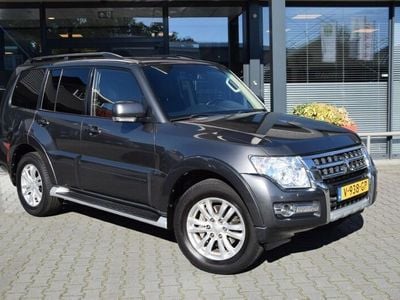 Gebraucht Mitsubishi Pajero 190 PS (139 kW) 2017 Grau SUV