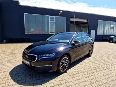 Gebraucht Skoda Octavia Tour 150 PS (110 kW) 2025 Schwarzmagic perleffekt Kombi