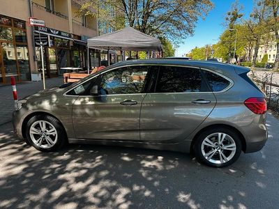 Usata BMW 218 Luxury Line 150 CV (110 kW) 2016 Oro Berlina