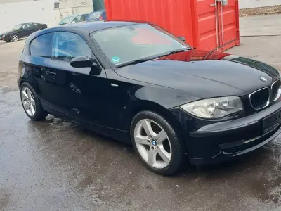 Gebraucht BMW 116 Sport Line 122 PS (89 kW) 2009 Schwarz Kleinwagen