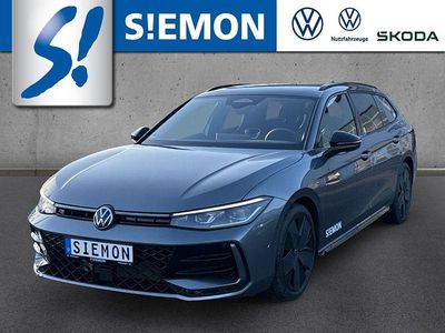 Gebraucht VW Passat R-line 193 PS (141 kW) 2025 Grau Kombi