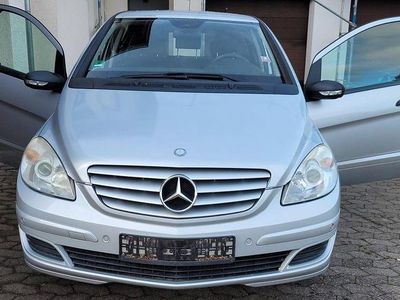 Gebraucht Mercedes B150 95 PS (69 kW) 2006 Silber Van / Kleinbus