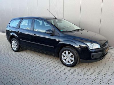 Gebraucht Ford Focus 109 PS (80 kW) 2007 Pantherschwarz metallic Kombi