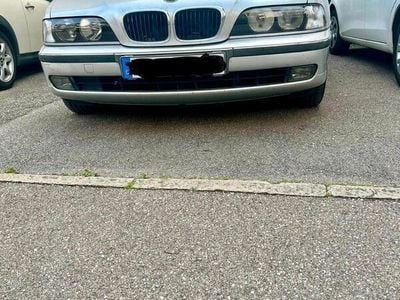 BMW 523