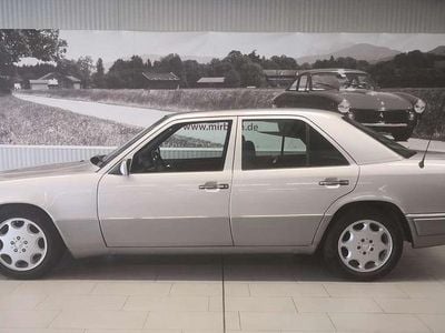 Silber Gebraucht 1994 Mercedes E420 Limousine | 13.900 €