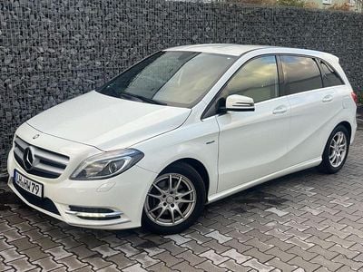 Gebraucht Mercedes B200 Sport 156 PS (114 kW) 2012 Weiß Van / Kleinbus
