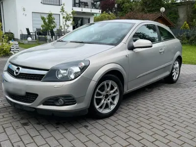 Gebraucht Opel Astra GTC 116 PS (85 kW) 2007 Silber Coupé
