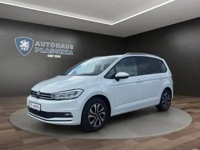 Gebraucht VW Touran Comfortline 150 PS (110 kW) 2023 Pure white (weiß) Van / Kleinbus