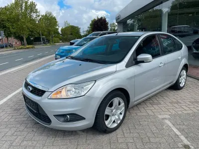 Brugt Ford Focus Style 101 HK (74 kW) 2011 Sølv Sedan