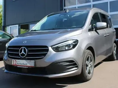 Gebraucht Mercedes T180 Edition 116 PS (85 kW) 2023 Lackfarbe chromitgrau metallic Van / Kleinbus