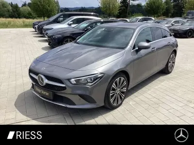 Gebraucht Mercedes CLA180 Shooting Brake 116 PS (85 kW) 2023 Grau Kombi