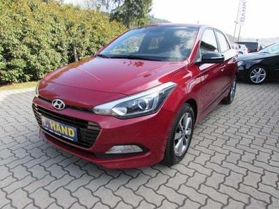 Gebraucht Hyundai i20 Passion 84 PS (61 kW) 2018 Rot Limousine