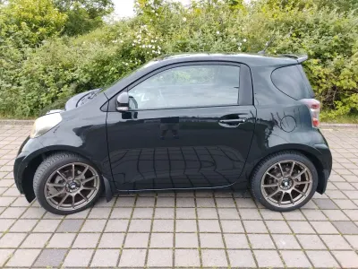 Gebraucht Toyota iQ 68 PS (50 kW) 2009 Schwarz Kleinwagen