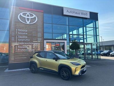 Gebraucht Toyota Yaris Hybrid Advance 116 PS (85 kW) 2021 Warm gold metallic, dach schwarz