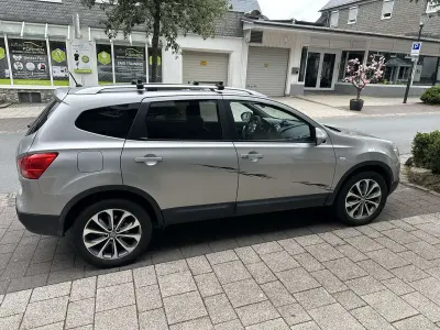 Gebraucht Nissan Qashqai +2 Tekna 150 PS (110 kW) 2010 Silber SUV