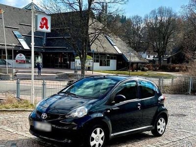 Gebraucht Toyota Aygo 68 PS (50 kW) 2008 Schwarz Kleinwagen