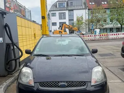 Używany Ford Fiesta Fun X 60 KM (44 kW) 2006 Niebieski Hatchback