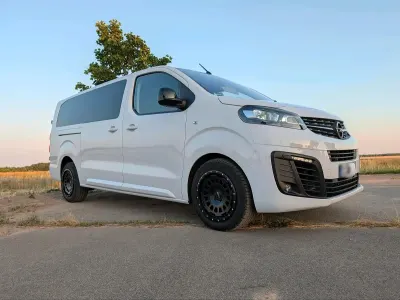 Gebraucht Opel Vivaro-e Combi Edition 144 PS (105 kW) 2024 Weiß Van / Kleinbus