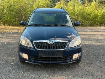 Gebraucht Skoda Roomster 71 PS (52 kW) 2012 Blau Van / Kleinbus