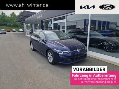 Używany VW Golf VIII Life 150 KM (110 kW) 2023 Niebieski Kombi