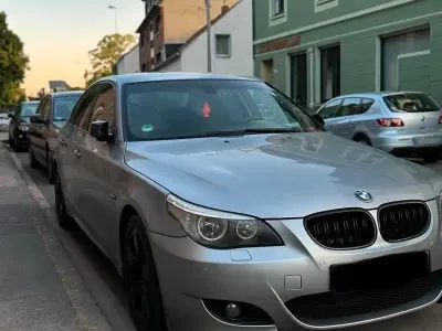 Gebraucht BMW 525 192 PS (141 kW) 2003 Silber Limousine