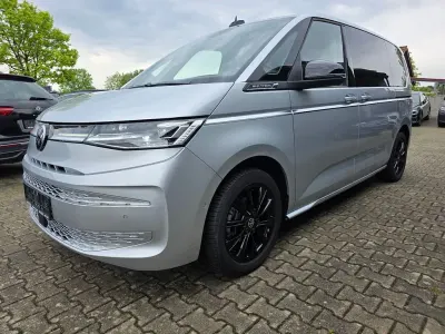 Gebraucht VW T7 Style 150 PS (110 kW) 2025 Silber Van