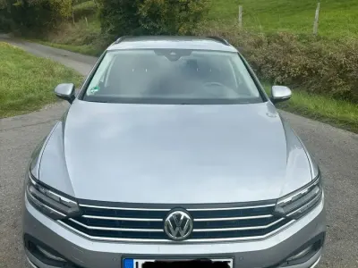 Gebraucht VW Passat 150 PS (110 kW) 2019 Silber Kombi