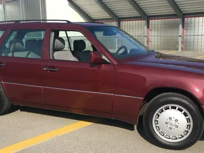 Gebraucht Mercedes E230 132 PS (97 kW) 1991 Rot Kombi