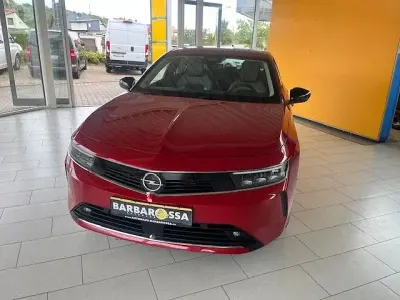 Gebraucht Opel Astra Edition 181 PS (133 kW) 2022 Rot Kleinwagen