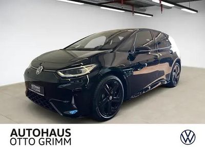 Grenadillschwarz metallic / s Gebraucht 2025 VW ID.3 GTX Kleinwagen | 45.980 € (Etwas zu teuer)