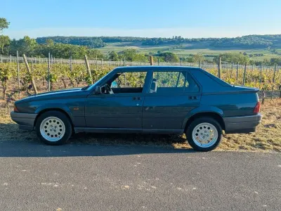 Occasion Alfa Romeo 75 120 ch (88 kW) 1991 Bleue Berline