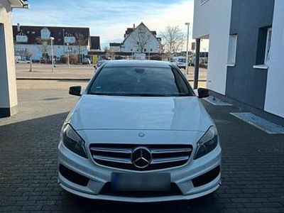 Gebraucht Mercedes A200 AMG 136 PS (100 kW) 2012 Weiß Kleinwagen