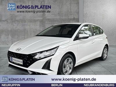Gebraucht Hyundai i20 Select 101 PS (74 kW) 2025 Atlas white (weiß) Kleinwagen