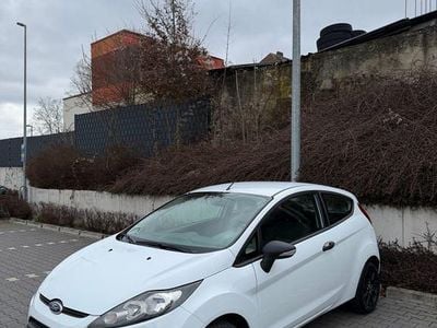 Gebraucht Ford Fiesta Ambiente 60 PS (44 kW) 2009 Weiß Kleinwagen