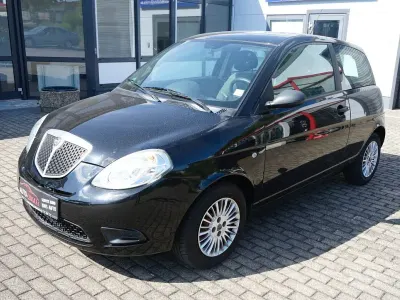 Gebraucht Lancia Ypsilon 60 PS (44 kW) 2009 Schwarz Kleinwagen