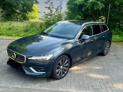Gebraucht Volvo V60 Inscription 150 PS (110 kW) 2019 Grau Kombi