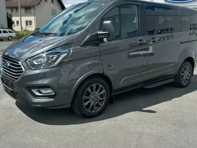 Gebraucht Ford Tourneo 185 PS (136 kW) 2020 Grau Kombi